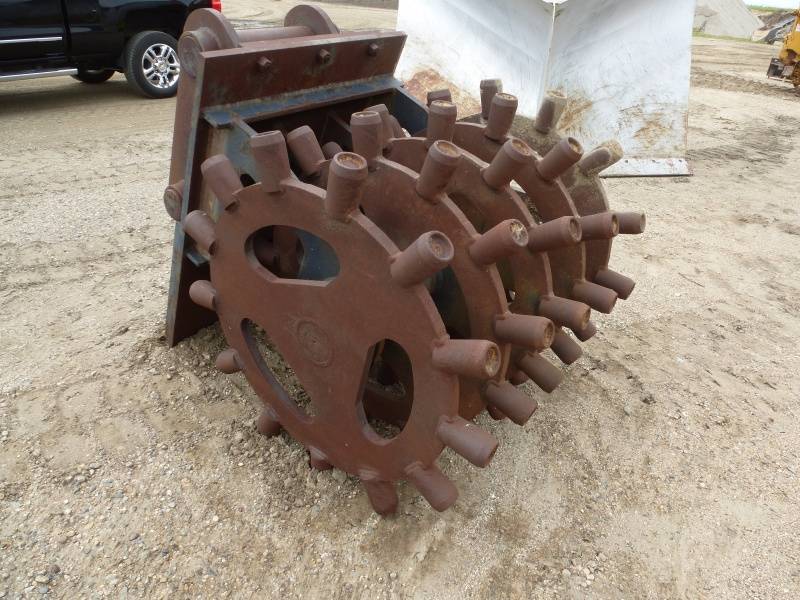 Caterpillar 245 Sheep Foot Packer