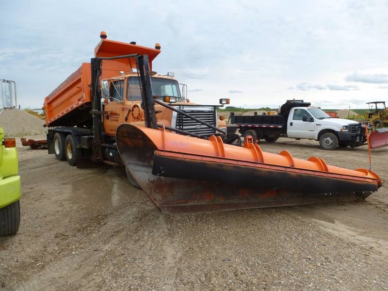 9000 Ford snowplow #3