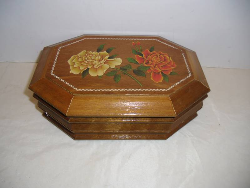lot 11 image: Grandmas Dresser - Perfume Atomizers to Brownie Beanie