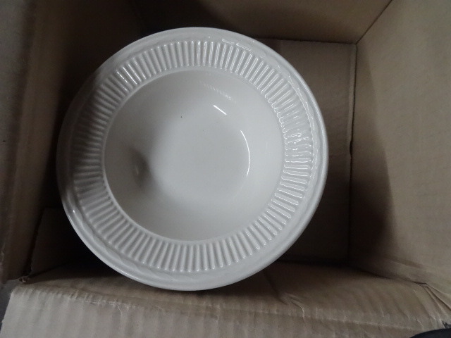 lot 39 image: 12 Rego Bowls