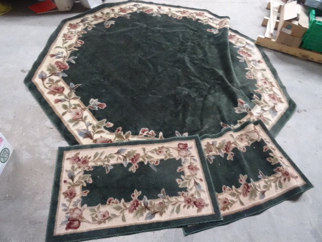 lot 42 image: 3 piece rug set.