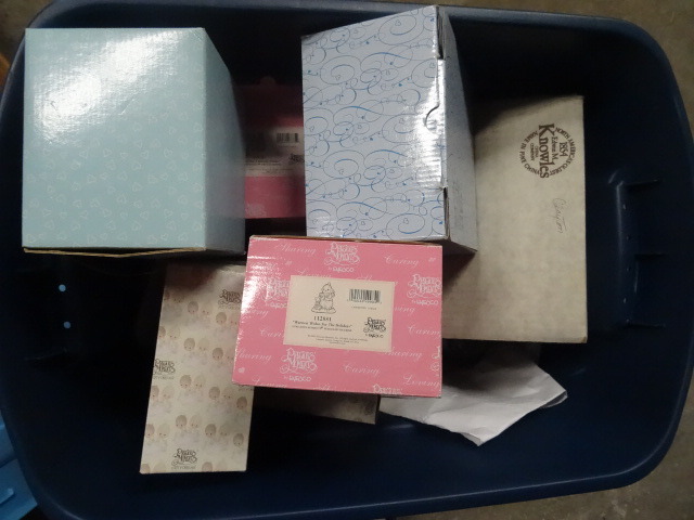 lot 45 image: Misc ceramic collectibles