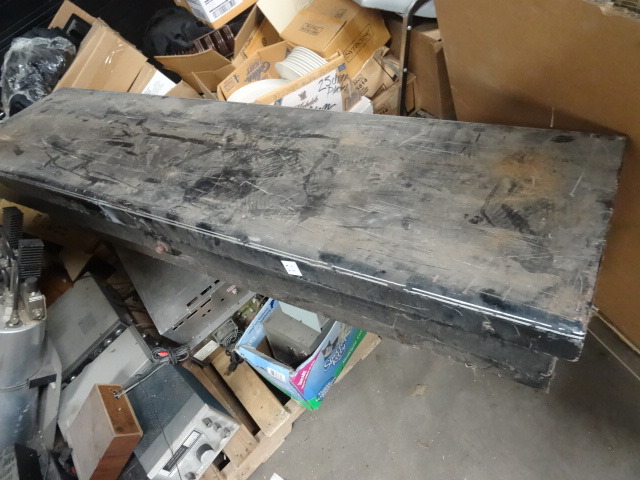 lot 50 image: Metal truck tool box.