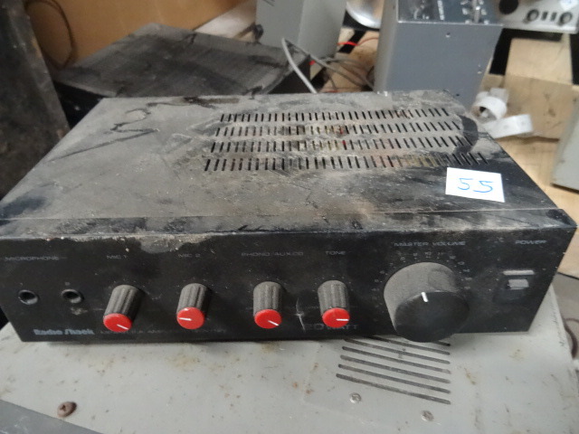 lot 55 image: Radio Shack Amplifier