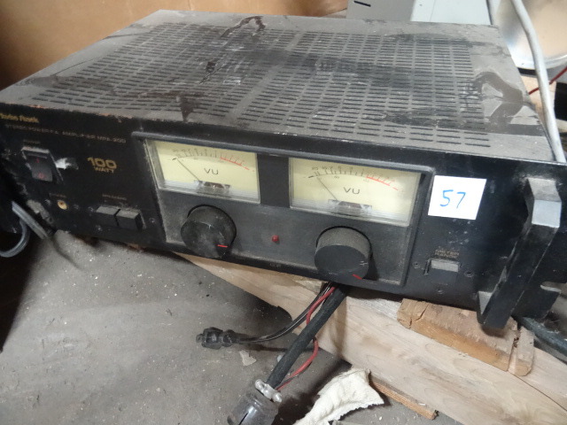 lot 57 image: Radio Shack Amplifier