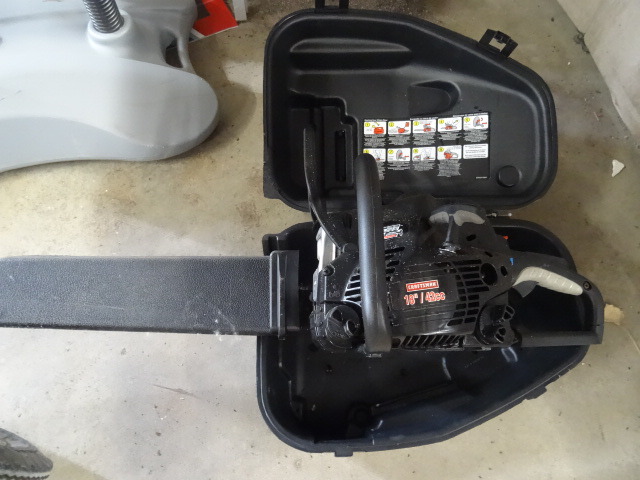 lot 12 image: Chainsaw