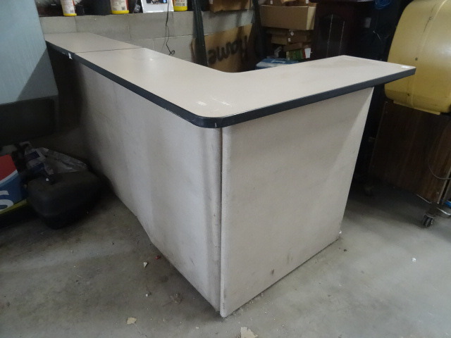 lot 16 image: Counter and desk