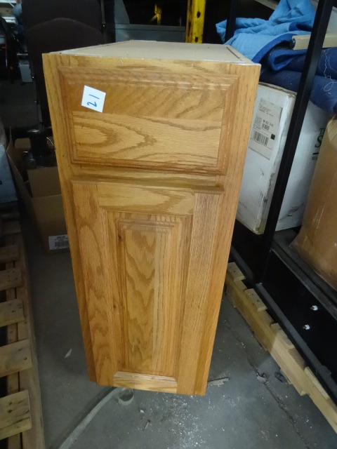 lot 21 image: Cabinet