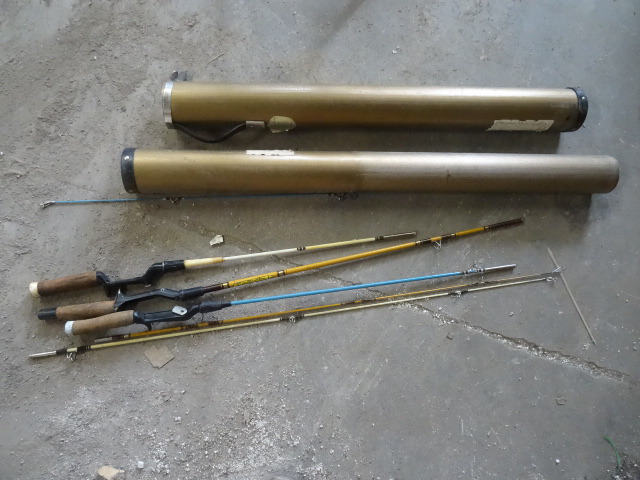 lot 26 image: Fishing rod case and rods