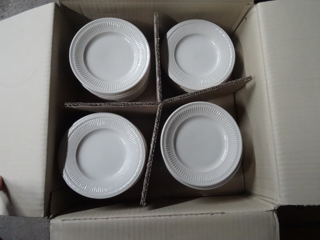 lot 30 image: Homer Laughlin Saucers