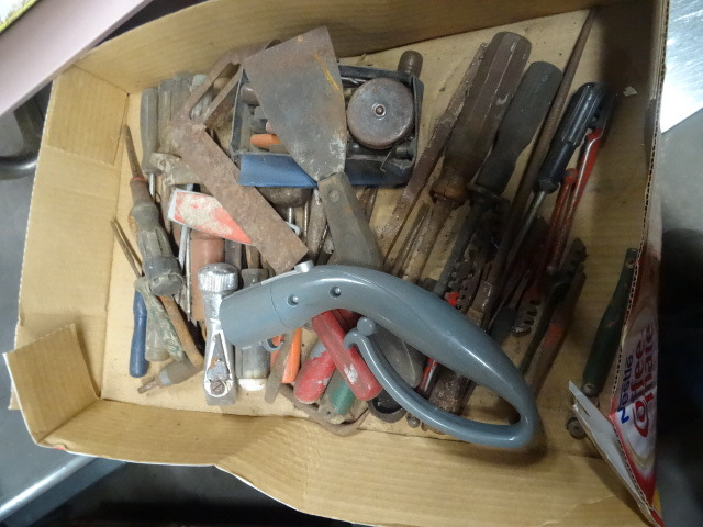 lot 75 image: Vintage and modern tools