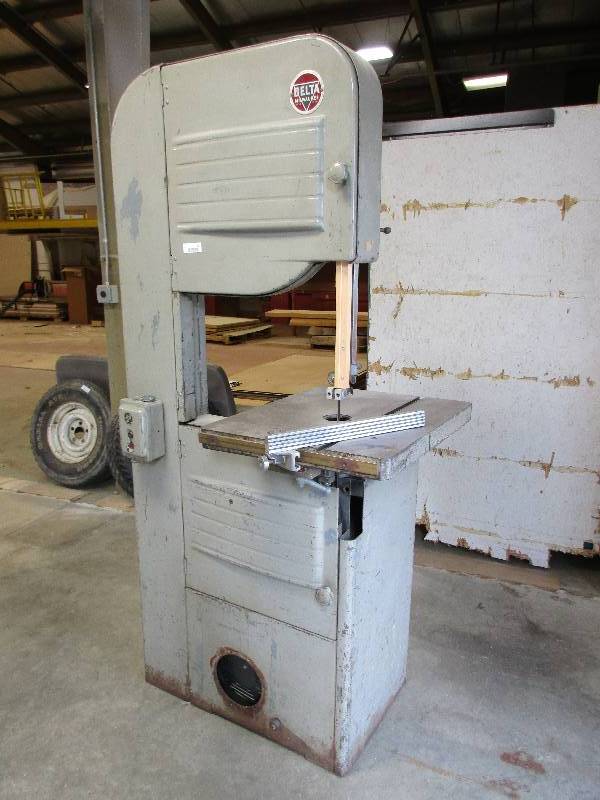 lot 12 image: Delta Bandsaw