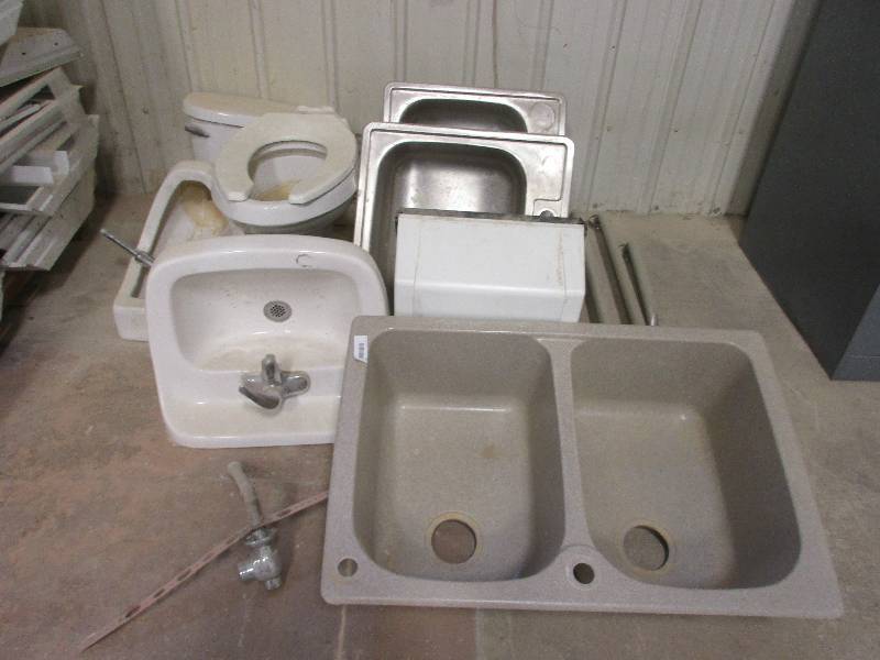 lot 30 image: Plumbing fixtures