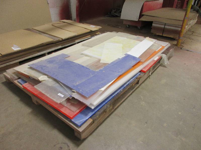 lot 45 image: Plexiglas pieces