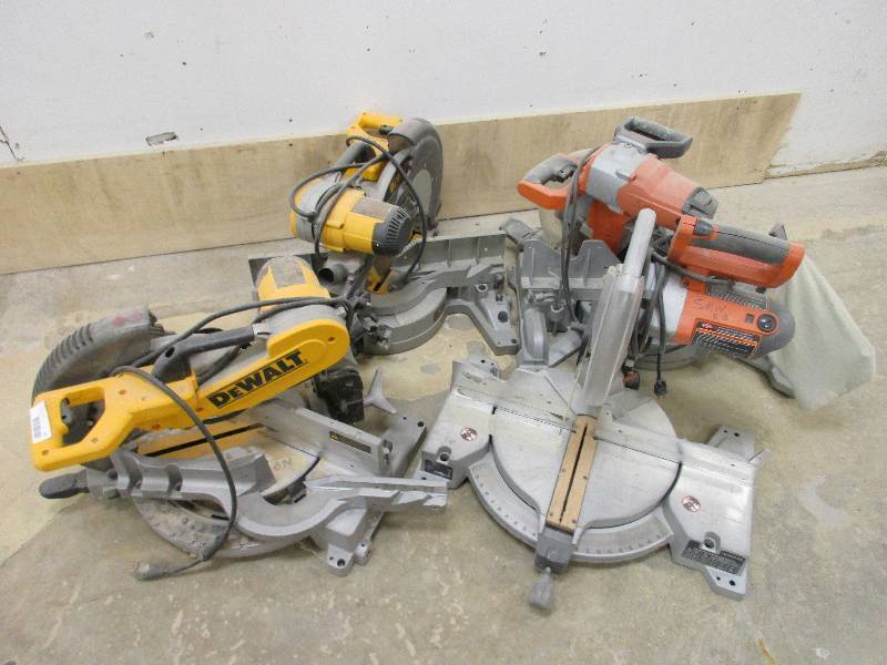 lot 71 image: Miter saws