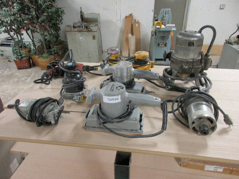 lot 89 image: Sanders and routers