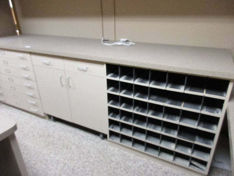 lot 97 image: Worksorting station cabinet