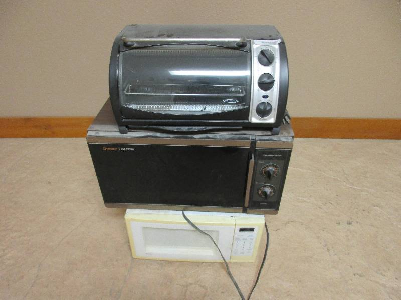 lot 99 image: Breakroom applicances