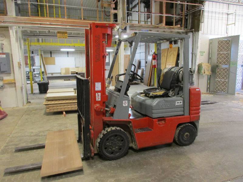 lot 115 image: Toyota Forklift