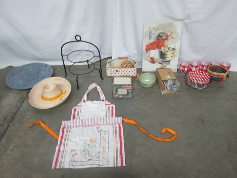 Kitchen Utensils and Decorations
