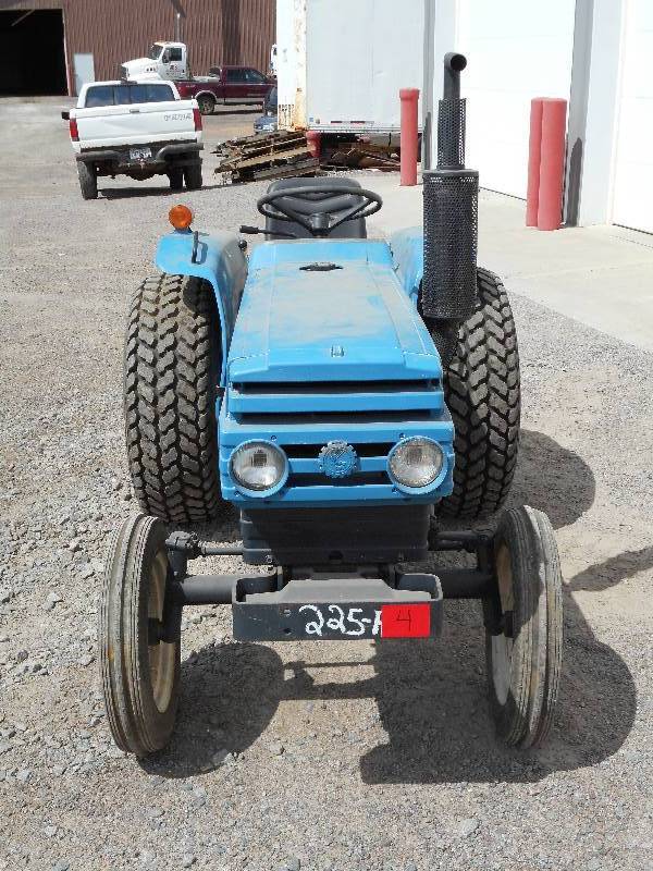 Mitsubishi ST2320 Tractor, 4-Cylind...