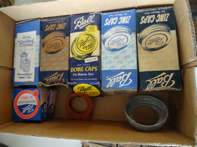 Ball Lids and Caps