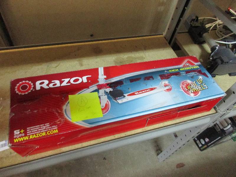 Razor scooter