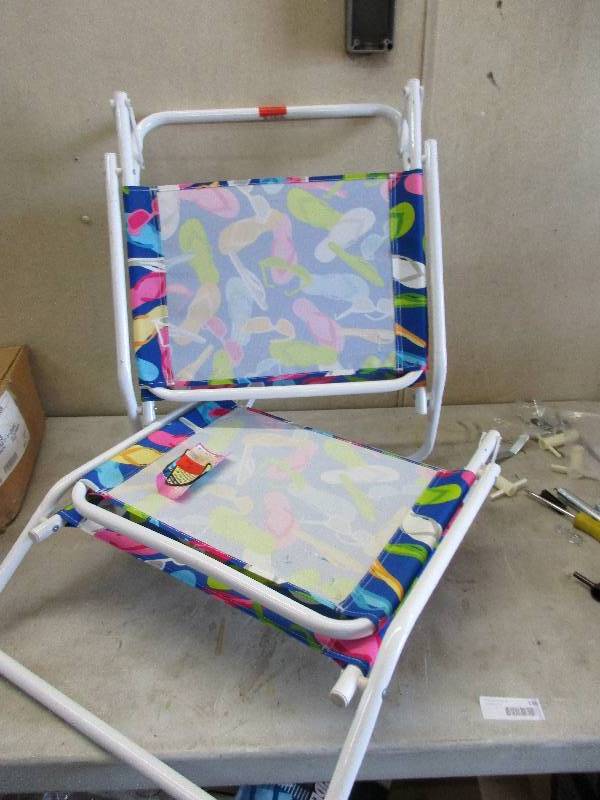 2 lawn chairs