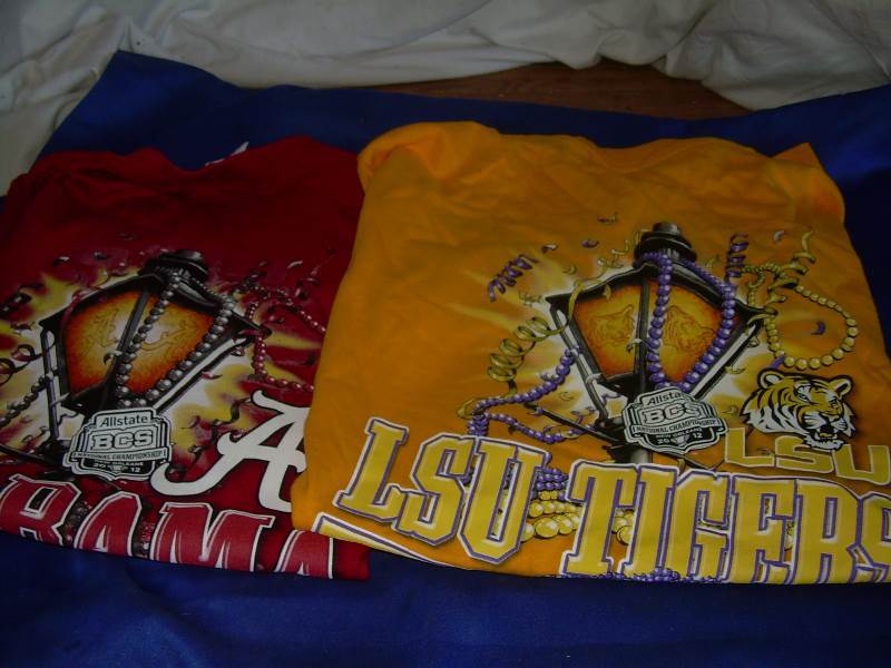 2 new yXl T-shirts