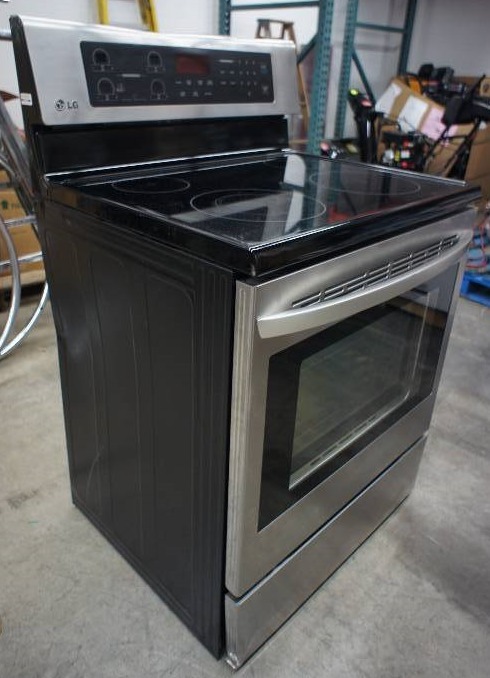 lot 12 image: LG Electric Stove - Model # (LRE3021ST)