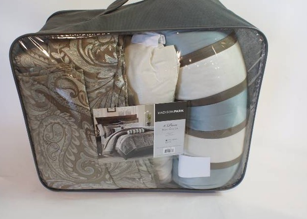 lot 3 image: Madison Park Charlotte 6pc Duvet Cover Set - Queen