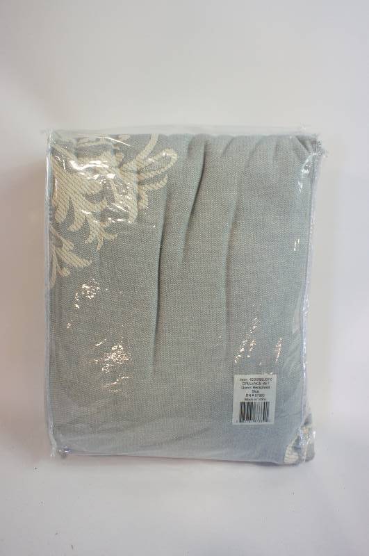 lot 10 image: Opulence 3-Pc. Jacquard Bedspread Set - Queen, Blue