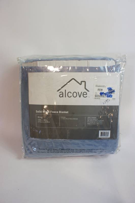 lot 14 image: alcove Microfleece Solid Blanket - King, Blue