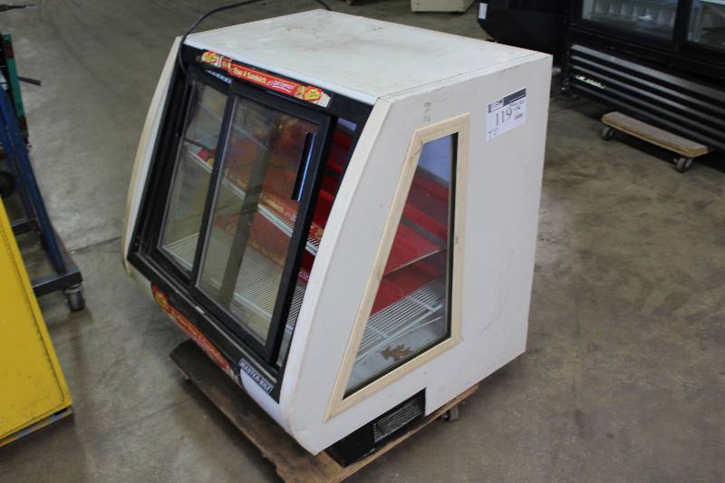 lot 119 image: Master Bilt Display Cooler wFront Sliding Glass Door 36.5 x 32 x 34.5 Tested & Operational.