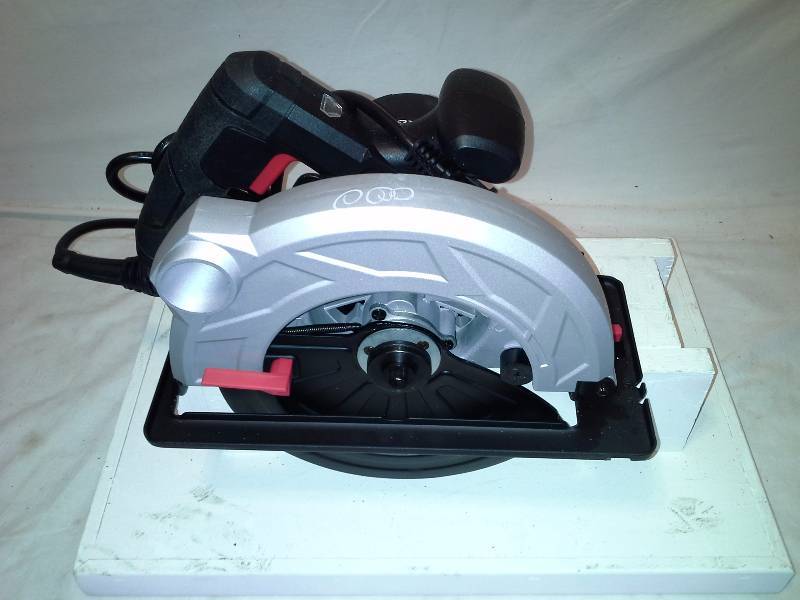 7-14 in. 10 Amp Circular Saw