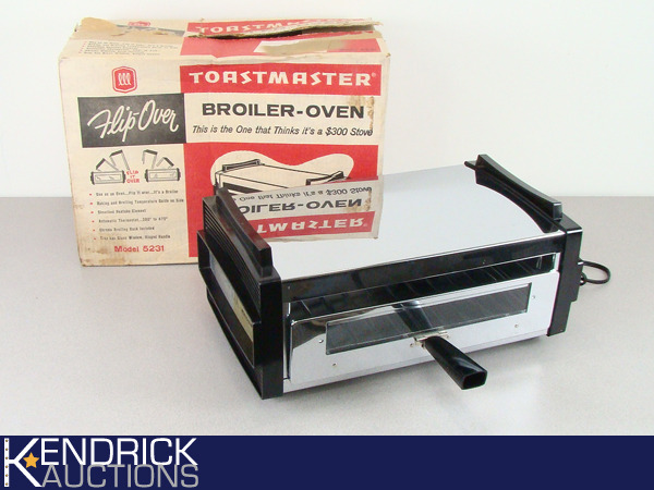 lot 6 image: Vintage NOS ToastMaster Reversible Broiler-Oven