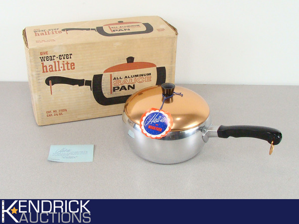 lot 14 image: NOS Vintage Wear-Ever Hallite 3 12 qt. Sauce Pan