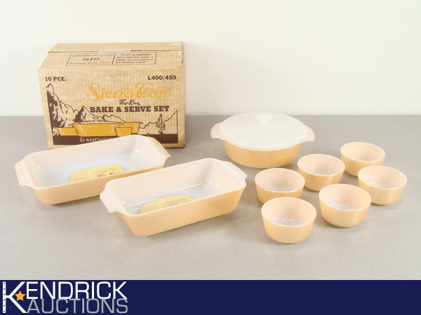 lot 19 image: NOS Vintage Anchor Hocking Fire King 10 Piece Sierra Ware Bake & Serve Set