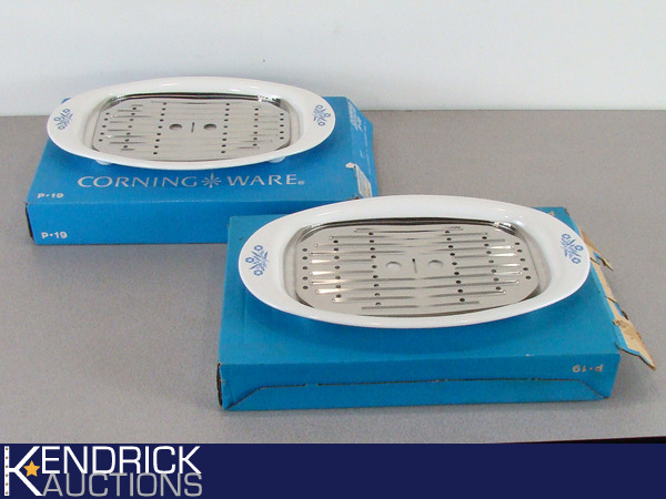 lot 32 image: 2 NOS Vintage Corning Ware Blue Cornflower Design Serving Platters