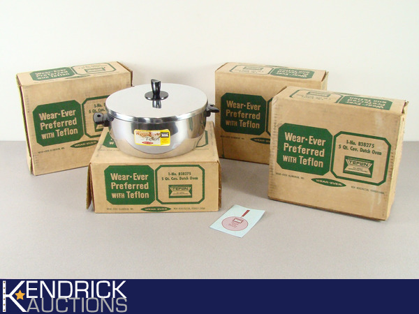 lot 42 image: 4 NOS Vintage Wear-Ever Teflon 5 qt. Dutch Ovens