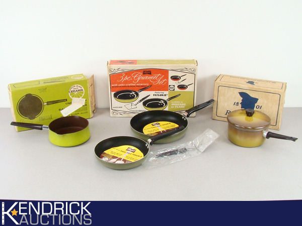 lot 44 image: Lot of NOS Vintage Avocado Color Teflon Pans