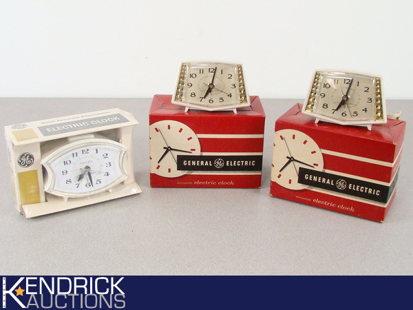 lot 48 image: 3 NOS Vintage GE Electric Clocks