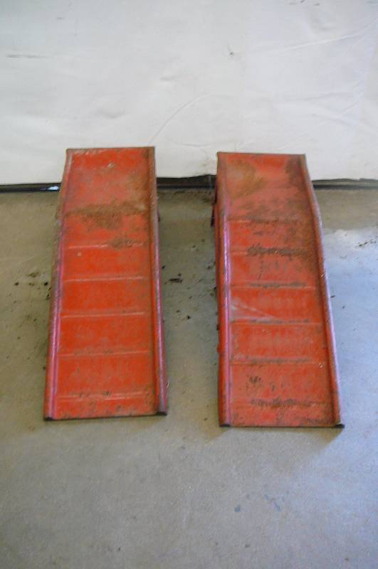 lot 43 image: Car Ramps set