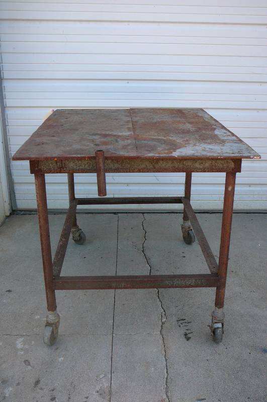 lot 4 image: Welding Table on casters 12 Top 38 x 48 x 36 12 Tall
