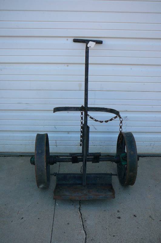 lot 6 image: Welding Cart (Bottle Cart)