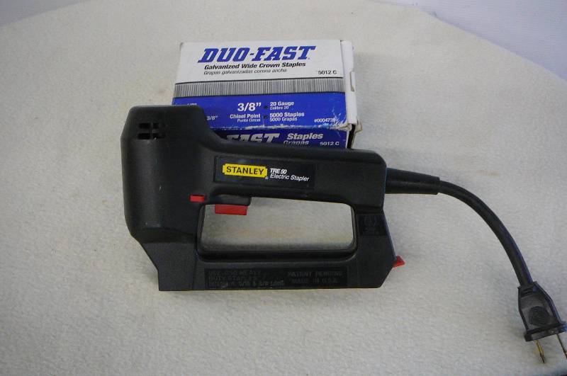 lot 20 image: Electric Stapler TRE50 Stanley with Staples