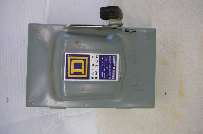 lot 21 image: Safty Switch Square D 30 amp