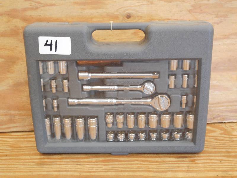 lot 41 image: Unused 40-Piece SAE & Metric Socket...