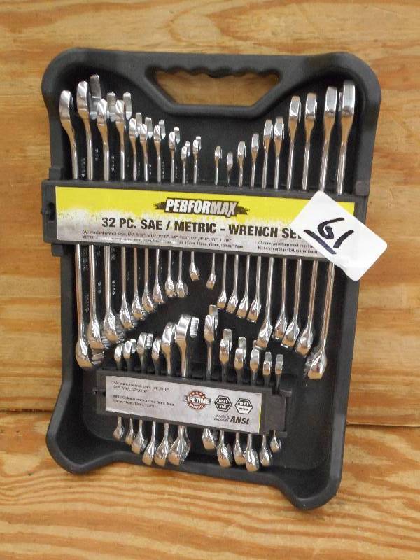 lot 61 image: Unused Performax 32-Piece SAE & Met...