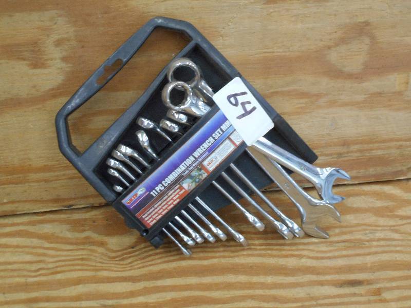 lot 64 image: Unused 11-Piece Metric Wrench Set ...